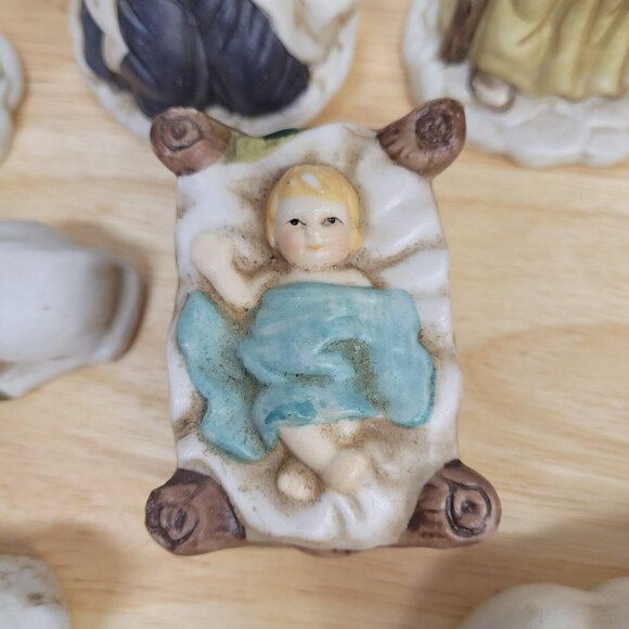 Vintage Hallmark Large Porcelain Ceramic Christmas Nativity Set 10 Piece Nice - Picture 15 of 16